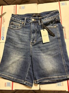 Judy Blue Medium Wash High-Rise Denim Bermuda Shorts tummy control